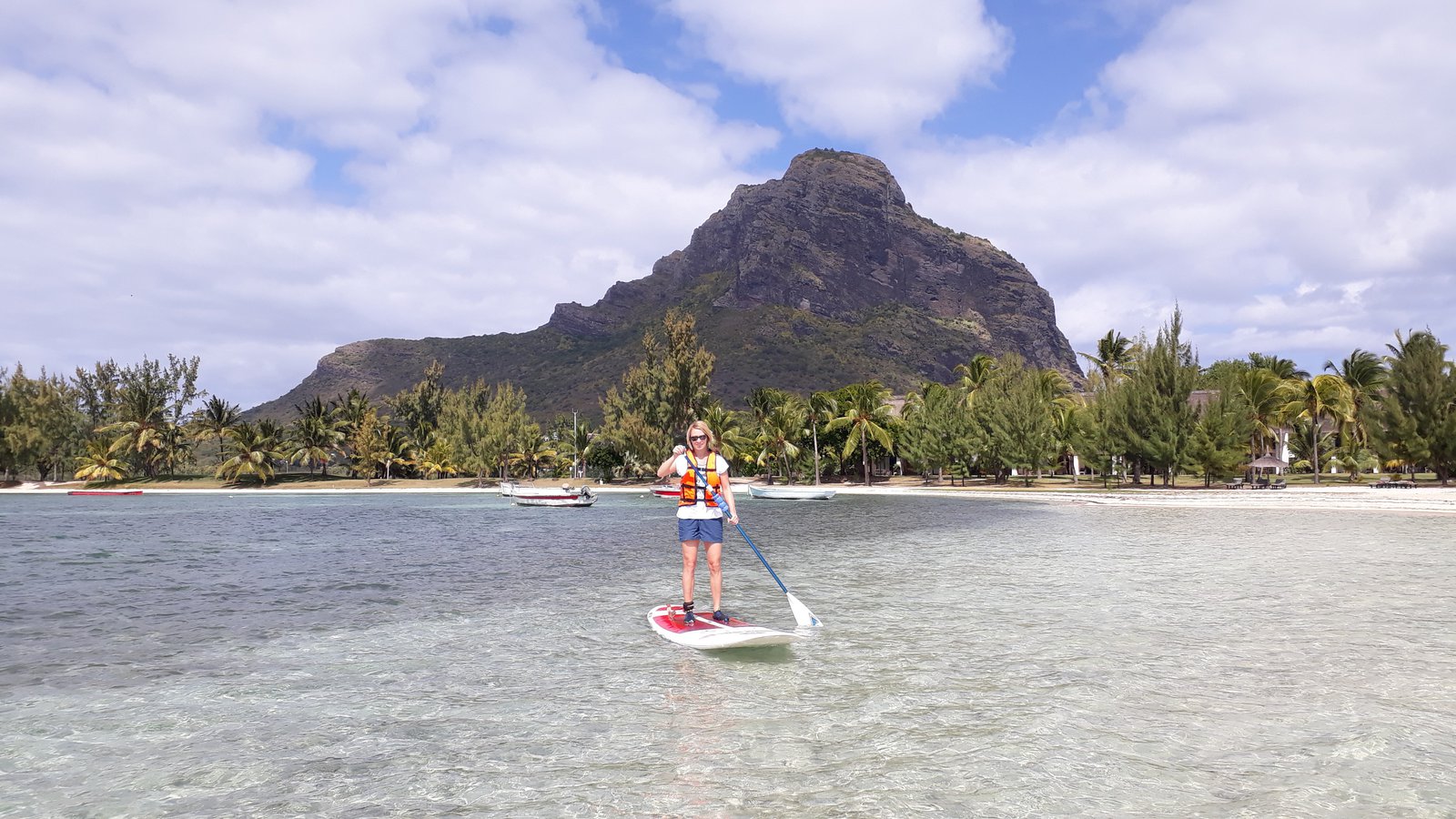 SUP beim Beachcomber Paradis - Le Morne.jpg