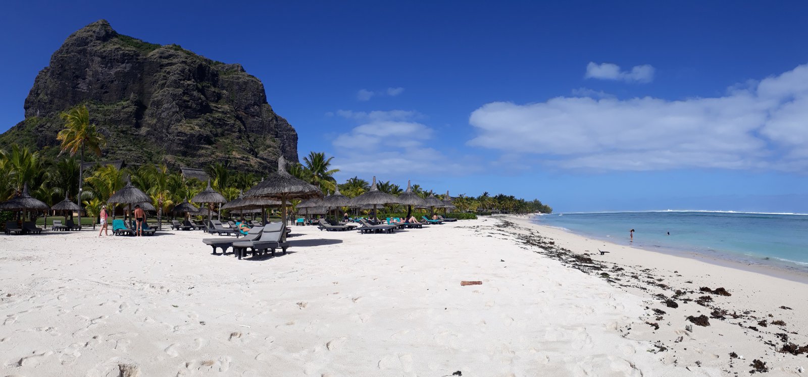 Strand vom Beachcomber Dinarobin - Le Morne.jpg